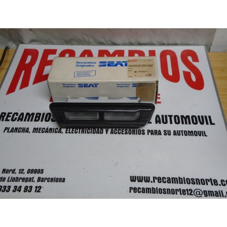 PILOTO MATRICULA SEAT 127 1º SERIE  REF GEMO 20455