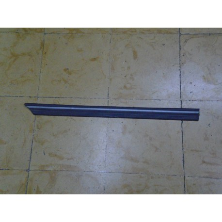 MOLDURA ADHESIVA PUERTA TRSERA DERECHA OPEL KADETT REF ORG, GM 90221226