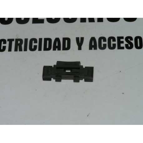 GRAPA PLASTICO SIMCA 1000 Y 1200