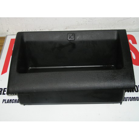 TAPA BAJO TABLERO NEGRO CAJA FUSIBLES VW PASSAT REF ORG. 357857965