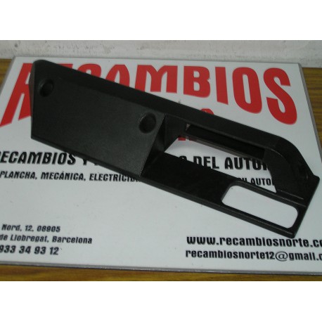 APOYABRAZOS TRASERO IZQUIERDO NEGRO SEAT RONDA