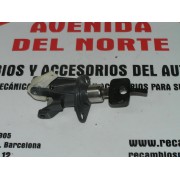 CERRADURA MALETERO CON UNA LLAVE OPEL KADETT