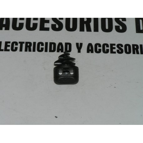 GRAPA PLASTICO FORD