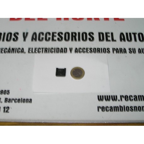 GRAPA DE PLASTICO MOLDURA RENAULT 5