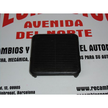 REJILLA ALTAVOZ UNIVERSAL MEDIDAS 12,4 X 12,4