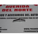 SOPORTE METALICO SEPARADOR PLASTICOS PILOTO TRASERO SEAT 124 1º  SERIE