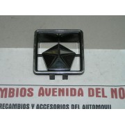 ANAGRAMA DELANTERO CHRYSLER 150