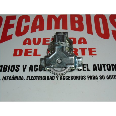 ELEVALUNAS MANUAL SEAT 127 TRES PUERTAS REF ORG, HB5214000